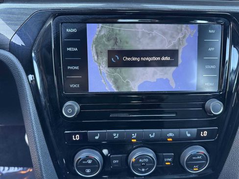 Used 2022 Volkswagen Passat 2.0T R-Line image 27