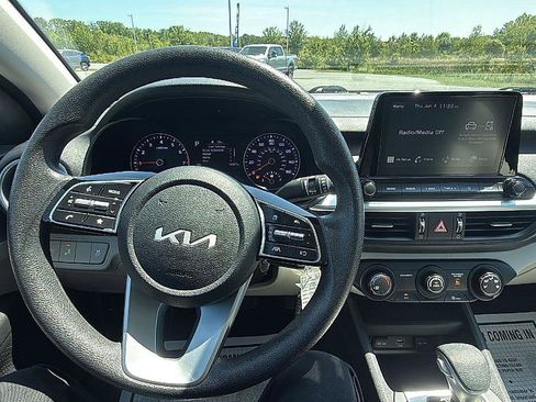 Used 2023 Kia Forte LXS w/ LXS Technology Package FWD image 24