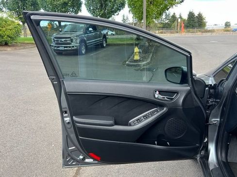 Used 2016 Kia Forte EX w/ EX Premium Technology Package FWD image 16
