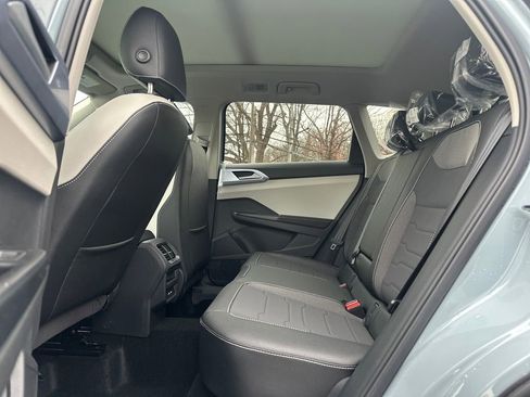 New 2026 Volkswagen Taos SE image 14