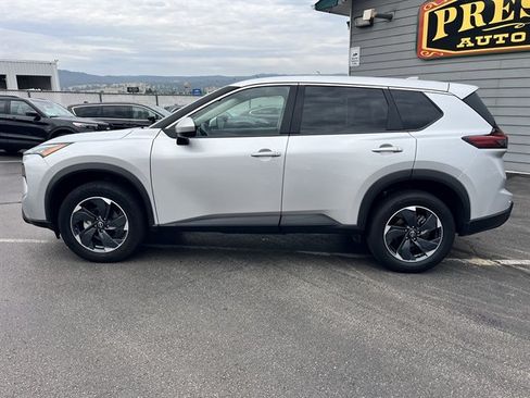 Used 2025 Nissan Rogue SV AWD/4WD image 8