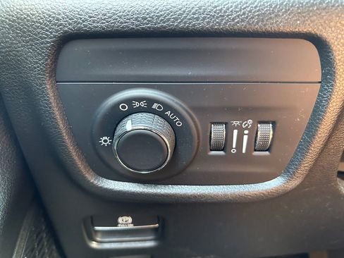 Used 2023 Jeep Grand Cherokee L Laredo image 19