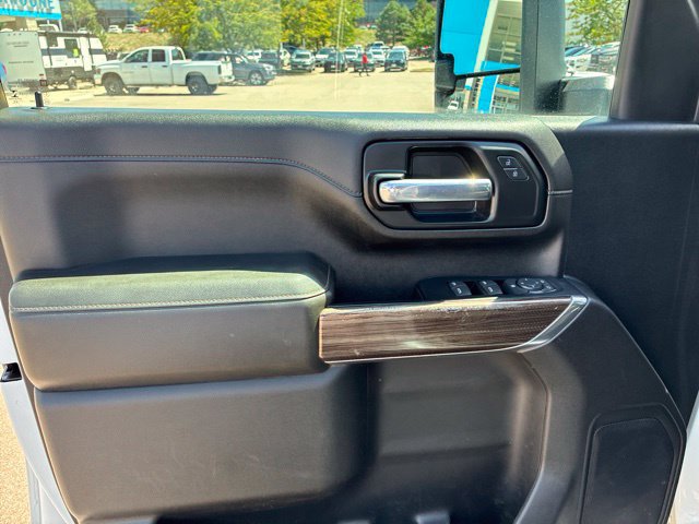 Used 2023 Chevrolet Silverado 2500 LT AWD/4WD image 15