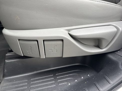 Used 2021 Toyota Highlander Limited image 43