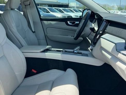 Used 2025 Volvo XC60 T8 Ultra AWD/4WD image 35