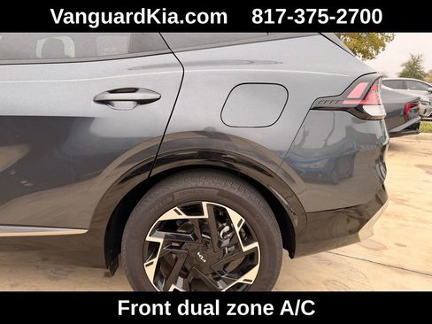 Used 2024 Kia Sportage SX image 9