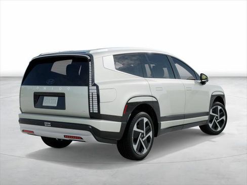 New 2026 Hyundai Ioniq 9 Limited image 4