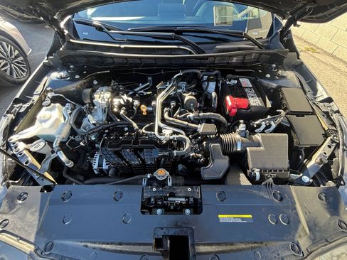 Used 2025 Nissan Altima 2.5 SV image 32