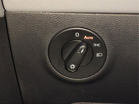 Certified 2023 Volkswagen Taos SEL image 25