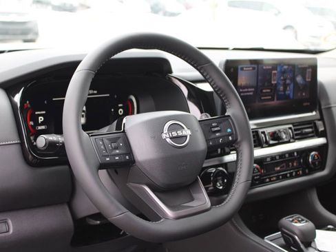 New 2026 Nissan Pathfinder SL image 12