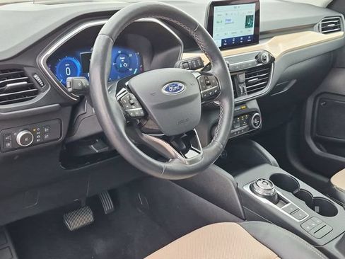 Used 2021 Ford Escape Titanium w/ Titanium Elite Package AWD/4WD image 7