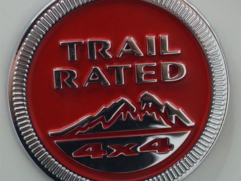 Used 2016 Jeep Renegade Trailhawk AWD/4WD image 34