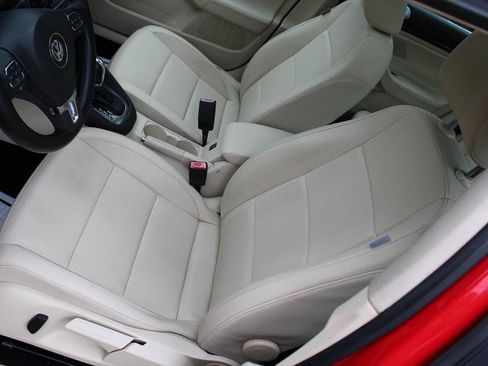 Used 2013 Volkswagen Jetta SE image 17