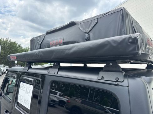Used 2019 Jeep Wrangler Unlimited Rubicon w/ Cold Weather Group AWD/4WD image 14