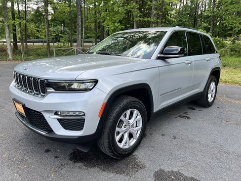 Used 2022 Jeep Grand Cherokee Limited RWD image 7