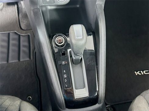 Used 2021 Nissan Kicks S image 16