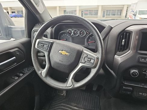 Used 2022 Chevrolet Silverado 2500 Custom w/ Custom Value Package AWD/4WD image 9