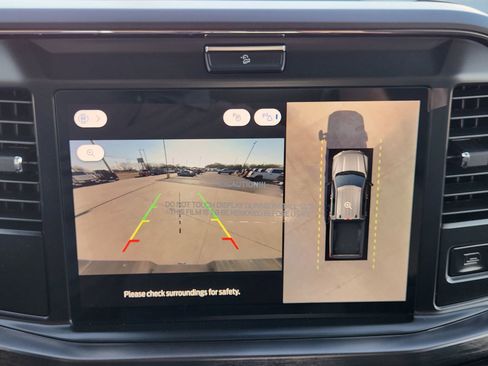 New 2026 Ford F250 Lariat w/ Black Appearance Package image 19