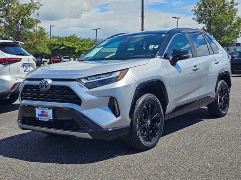 Used 2023 Toyota RAV4 XSE AWD/4WD image 7