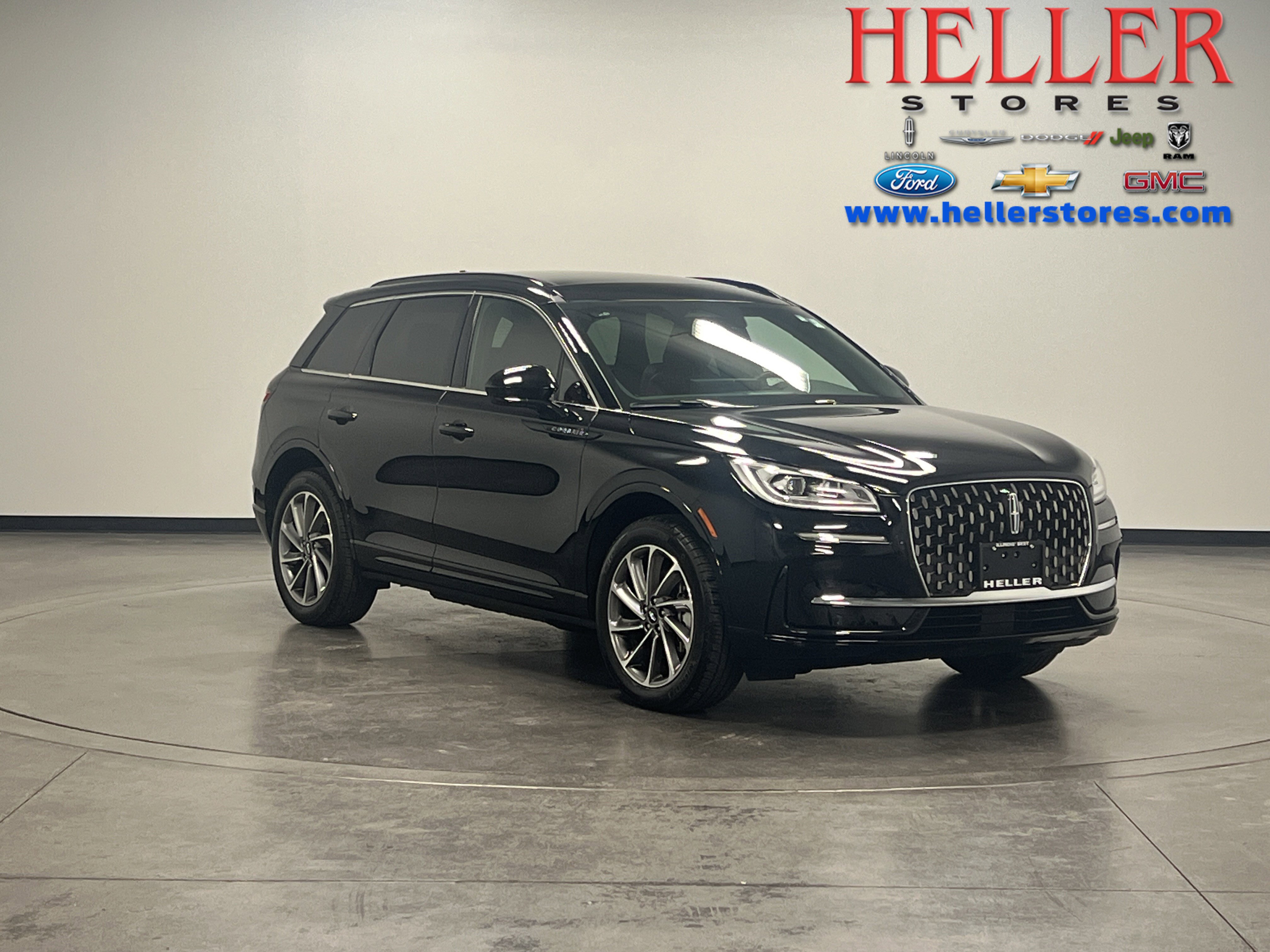 Used 2025 Lincoln Corsair Grand Touring AWD/4WD image 1