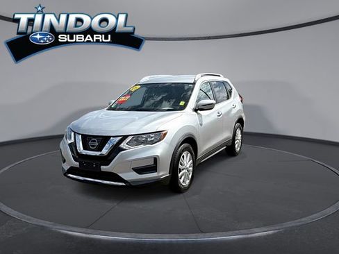 Used 2017 Nissan Rogue SV FWD image 4
