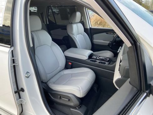 Used 2025 Honda Pilot Touring image 20