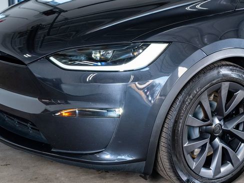 Used 2024 Tesla Model X image 12