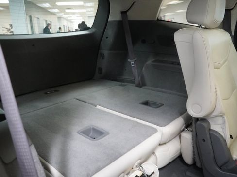 Used 2023 Cadillac XT6 Premium Luxury image 34