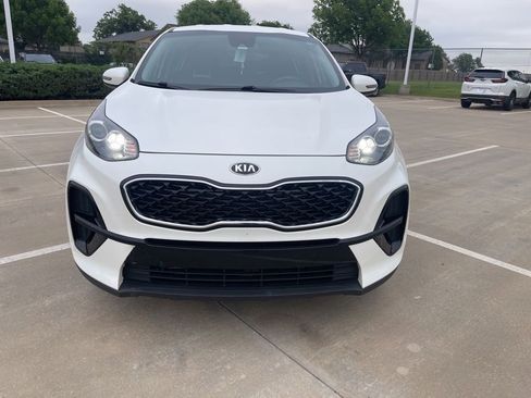 Used 2022 Kia Sportage LX w/ LX FWD Value Edition Package image 2