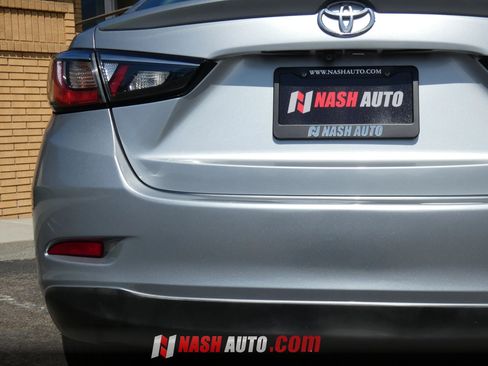 Used 2019 Toyota Yaris LE FWD image 11