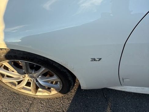 Used 2015 INFINITI Q60 Convertible w/ Premium Package image 12