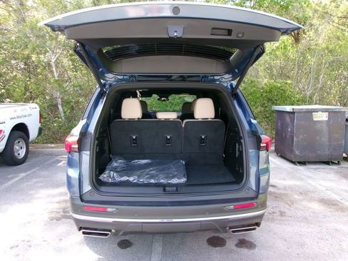 Used 2025 Buick Enclave Preferred w/ Power Package image 20