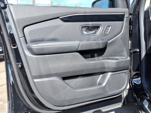 Certified 2025 Honda Pilot Touring image 14