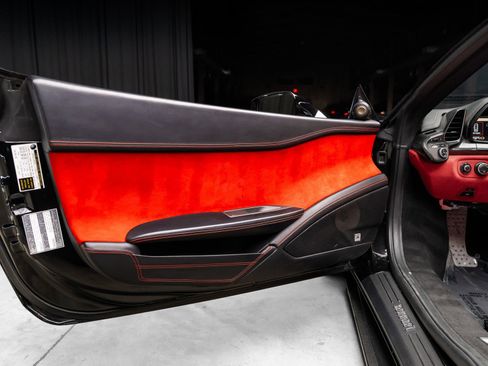 Used 2013 Ferrari 458 Spider image 67