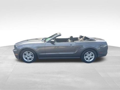 Used 2014 Ford Mustang Convertible RWD image 6