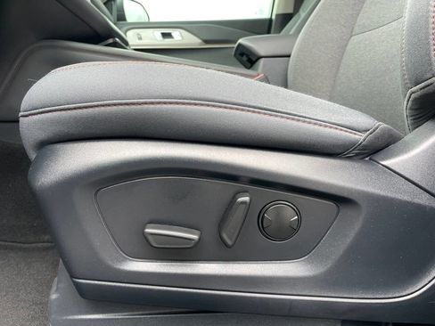 Used 2025 Ford Explorer Active RWD image 25