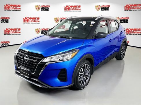 Certified 2023 Nissan Kicks SV FWD image 12