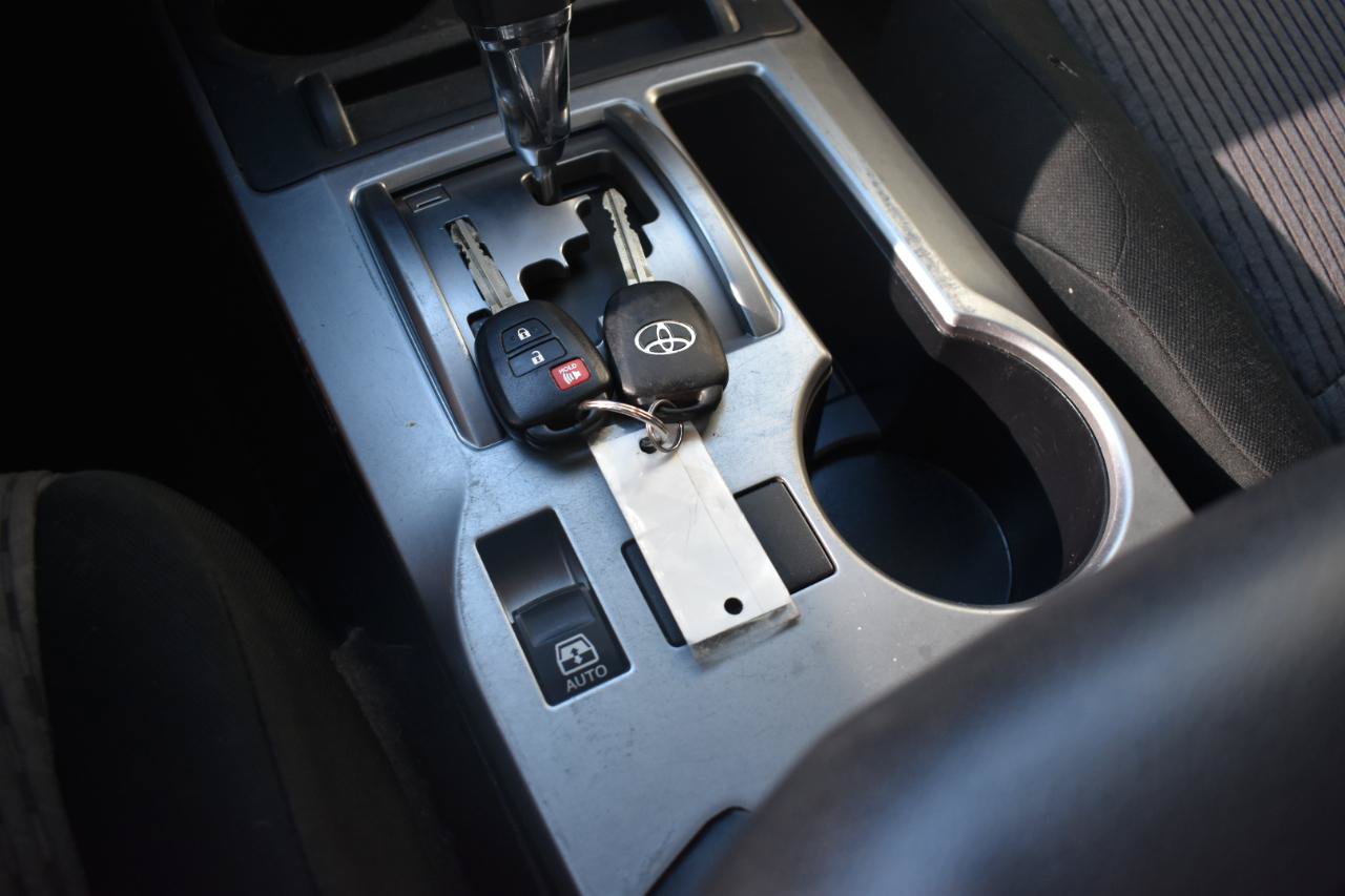 Used 2020 Toyota 4Runner SR5 AWD/4WD image 37