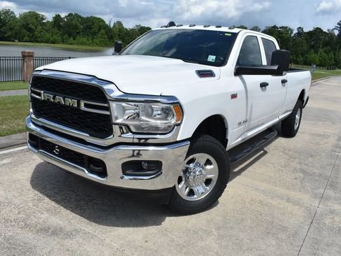 Used 2022 RAM 2500 Tradesman w/ Chrome Appearance Group AWD/4WD image 2