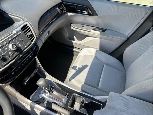 Used 2016 Honda Accord LX image 16