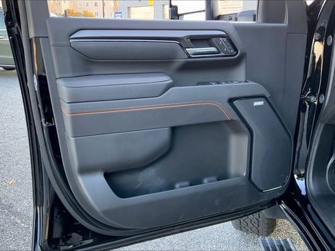 Used 2025 GMC Sierra 2500 AT4 w/ AT4 Premium Plus Package image 21