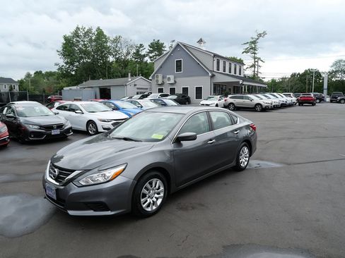 Used 2017 Nissan Altima 2.5 S w/ Power Driver Seat Package FWD image 1