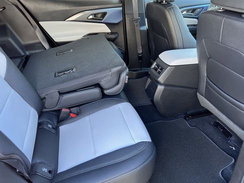 New 2026 Chevrolet Equinox EV LT image 21