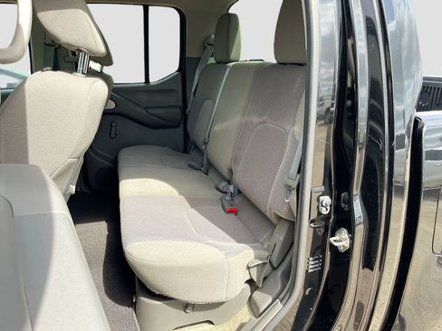 Used 2018 Nissan Frontier S image 22