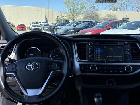 Used 2018 Toyota Highlander Limited w/ Protection Package #3 AWD/4WD image 22