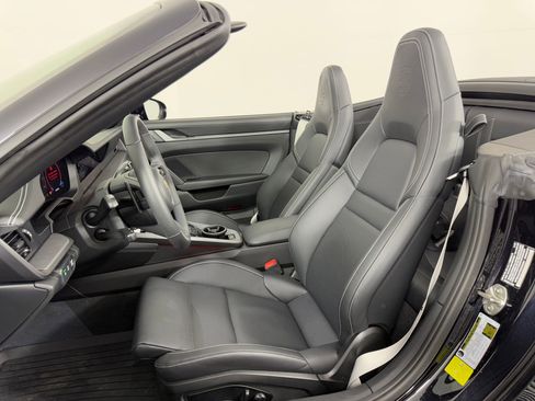 Used 2025 Porsche 911 Carrera image 5