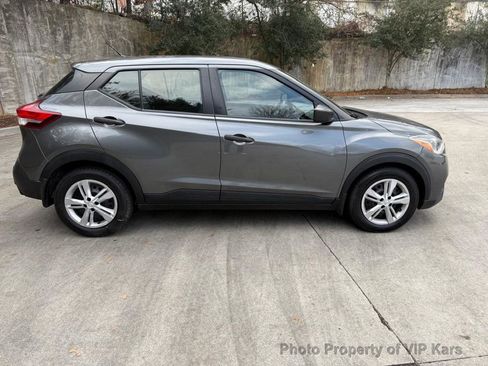 Used 2020 Nissan Kicks S image 4