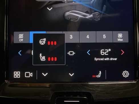 Used 2025 Volvo XC60 B5 Core image 50