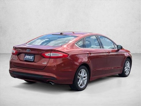 Used 2014 Ford Fusion SE FWD image 5
