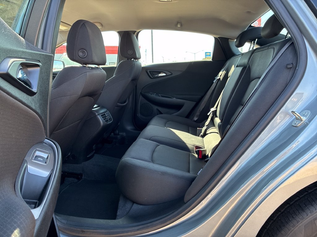 Used 2025 Chevrolet Malibu LT FWD image 12